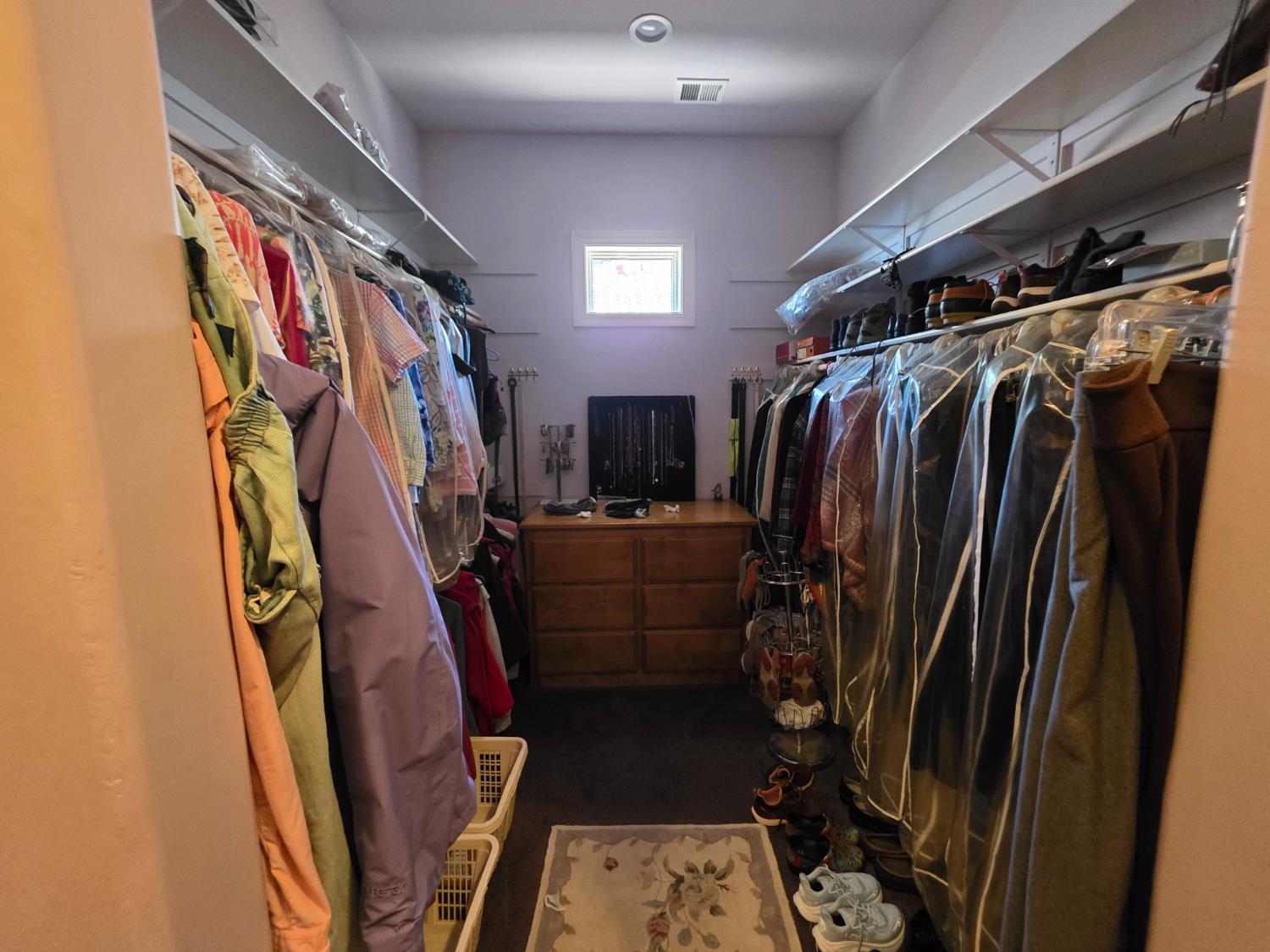 1072 Rorden Ave, Selma, CA 93662