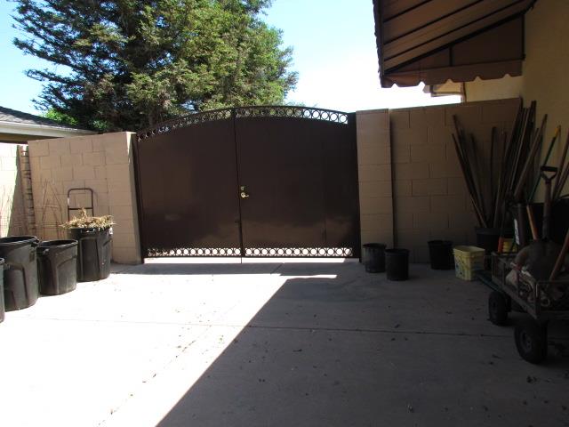 1072 Rorden Ave, Selma, CA 93662