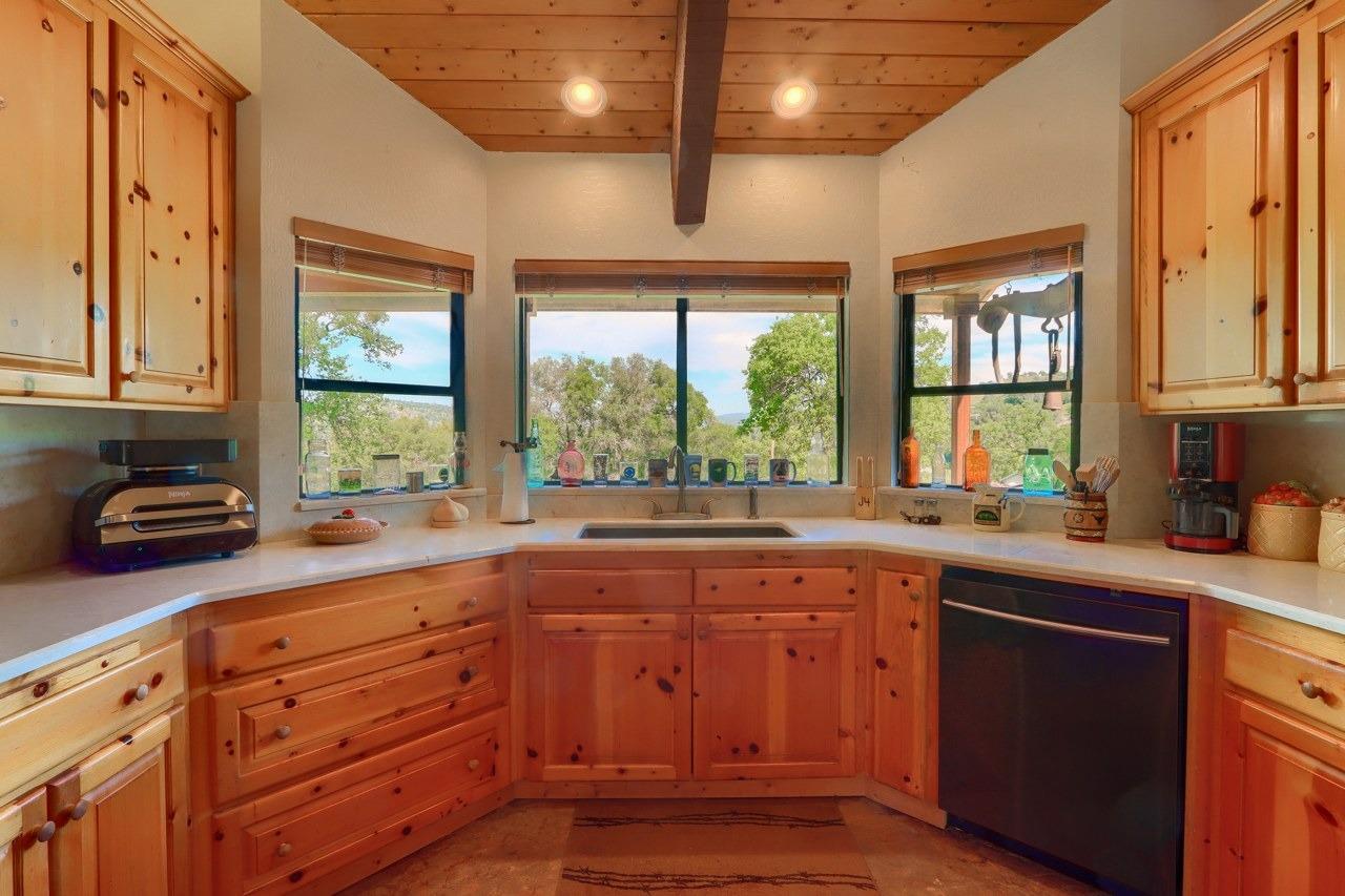 32028 Cattle Way, Coarsegold, CA 93614