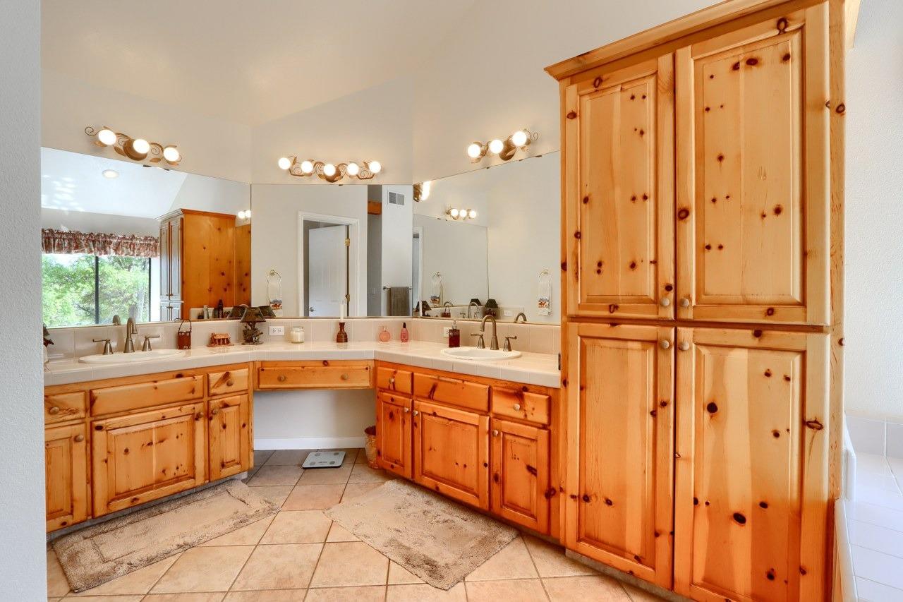 32028 Cattle Way, Coarsegold, CA 93614