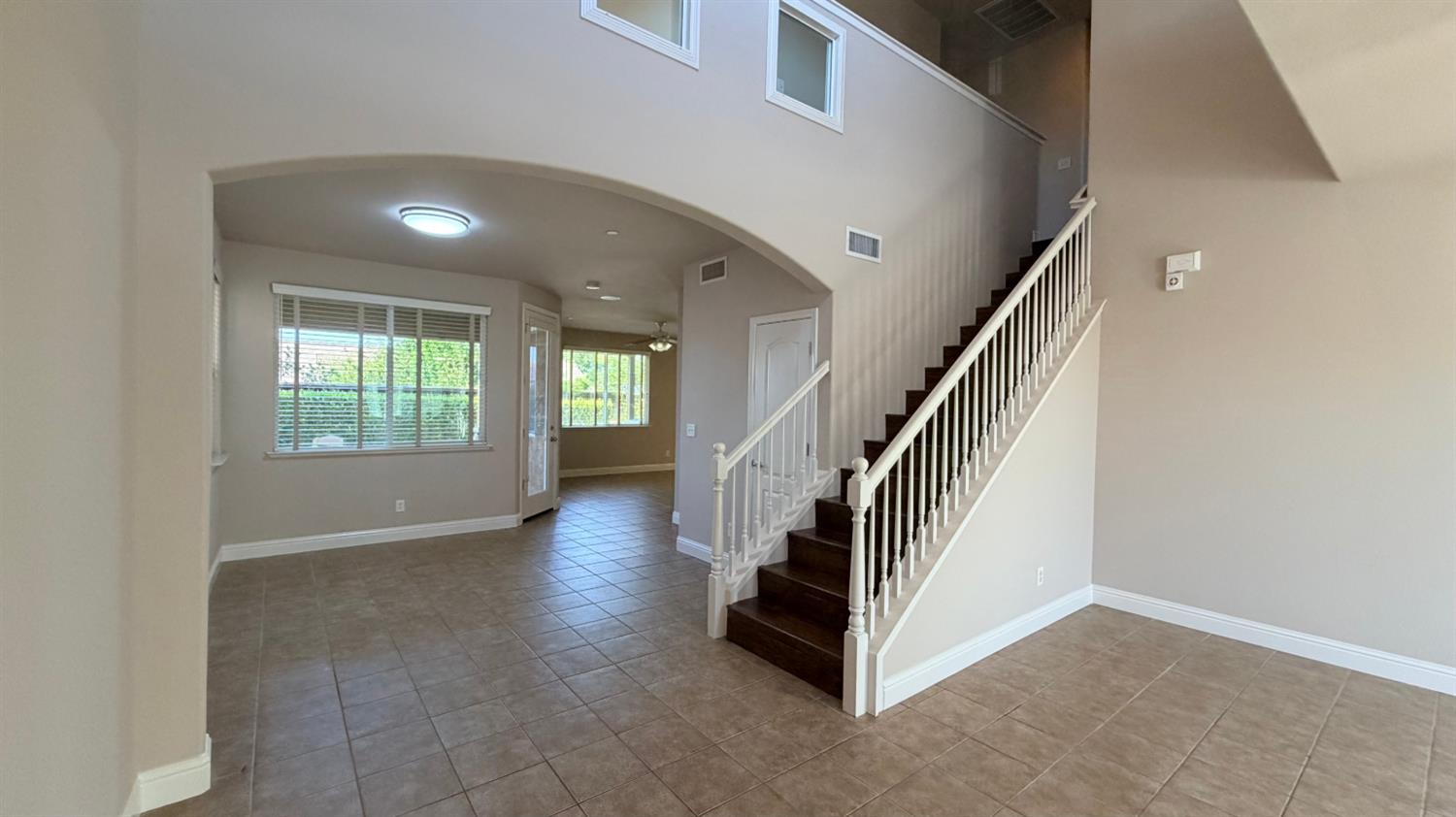 5284 W King Fisher Ln, Fresno, CA 93722