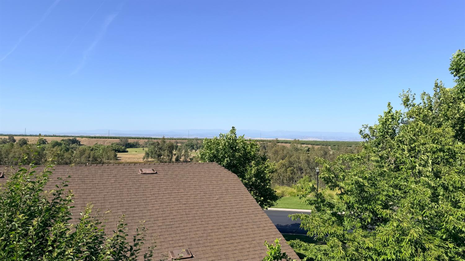 5284 W King Fisher Ln, Fresno, CA 93722