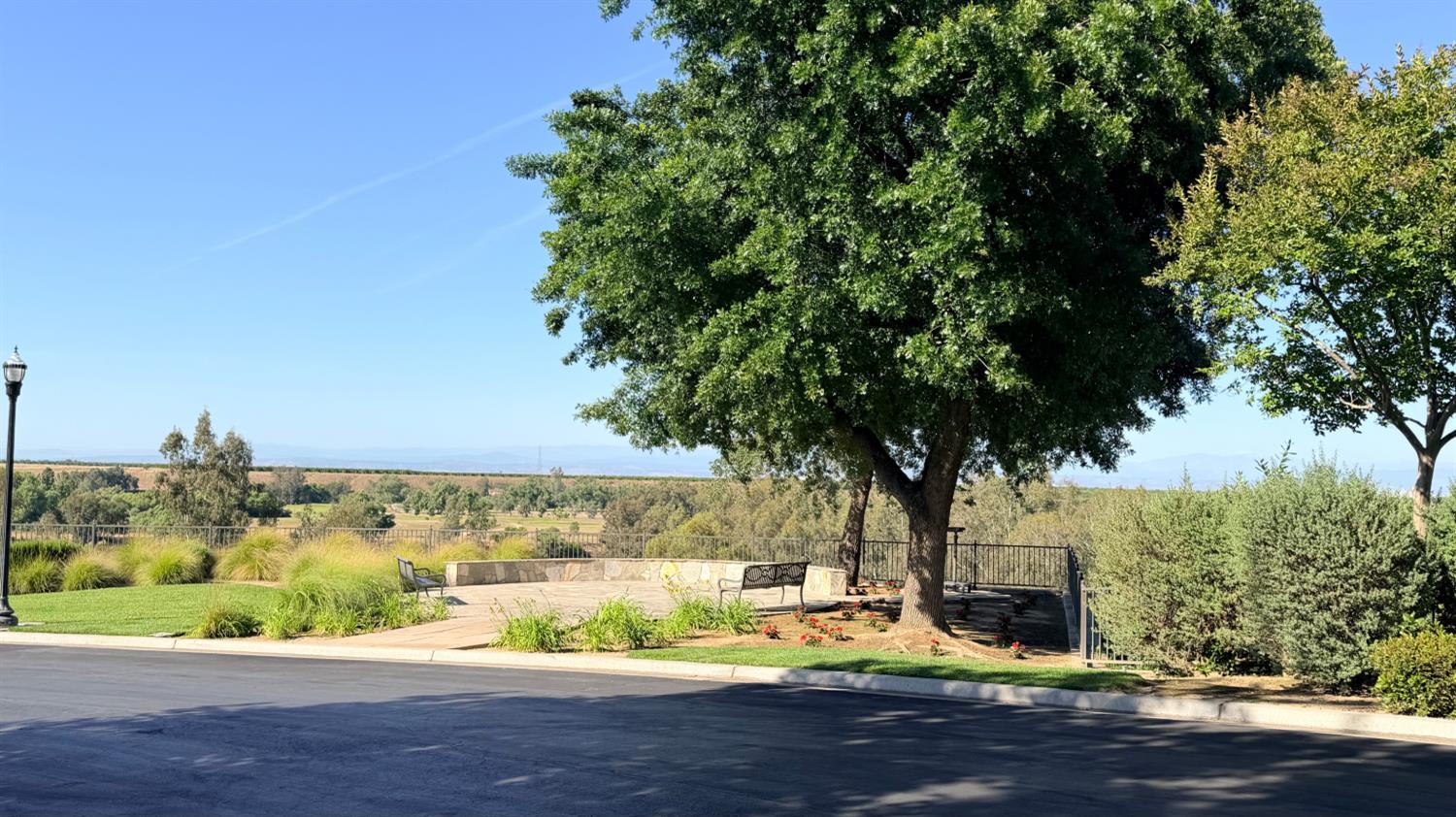 5284 W King Fisher Ln, Fresno, CA 93722