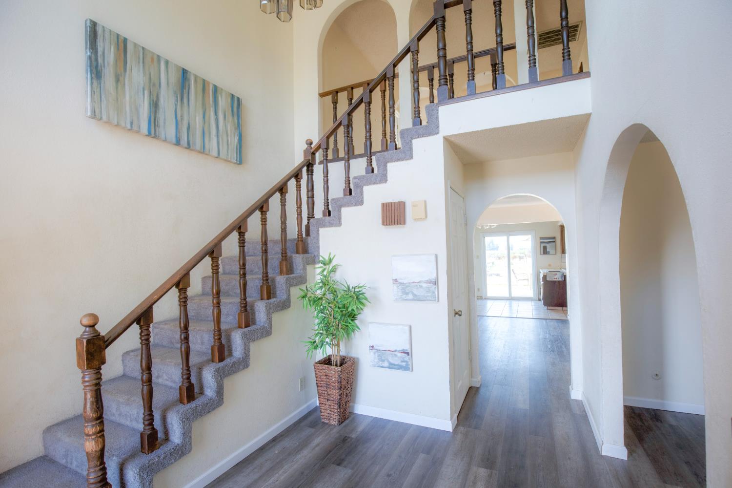 9569 E Olive Ave, Sanger, CA 93657