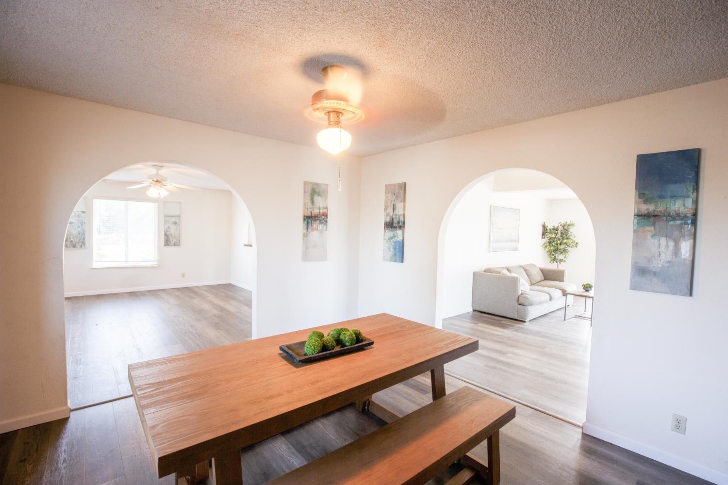9569 E Olive Ave, Sanger, CA 93657