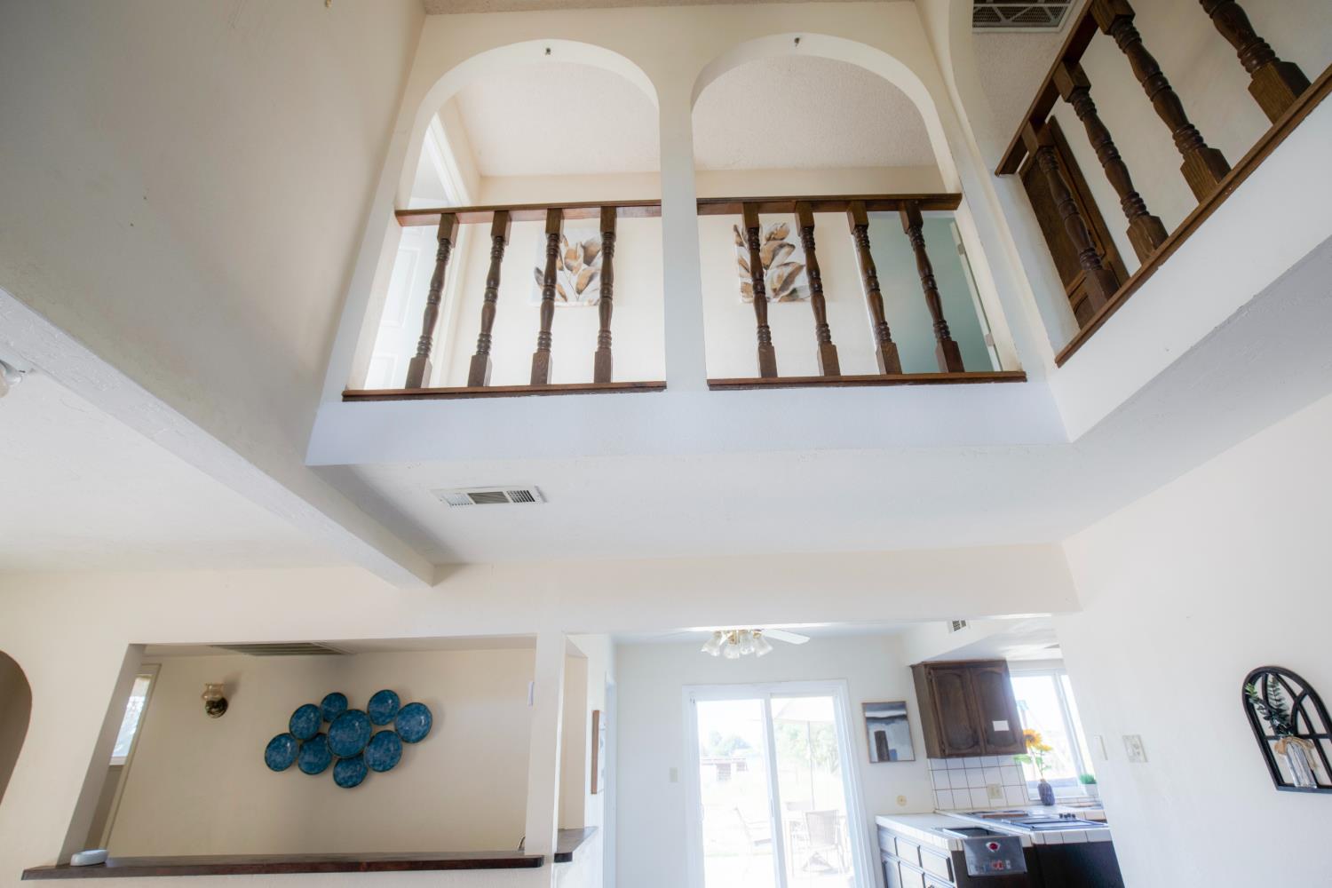 9569 E Olive Ave, Sanger, CA 93657