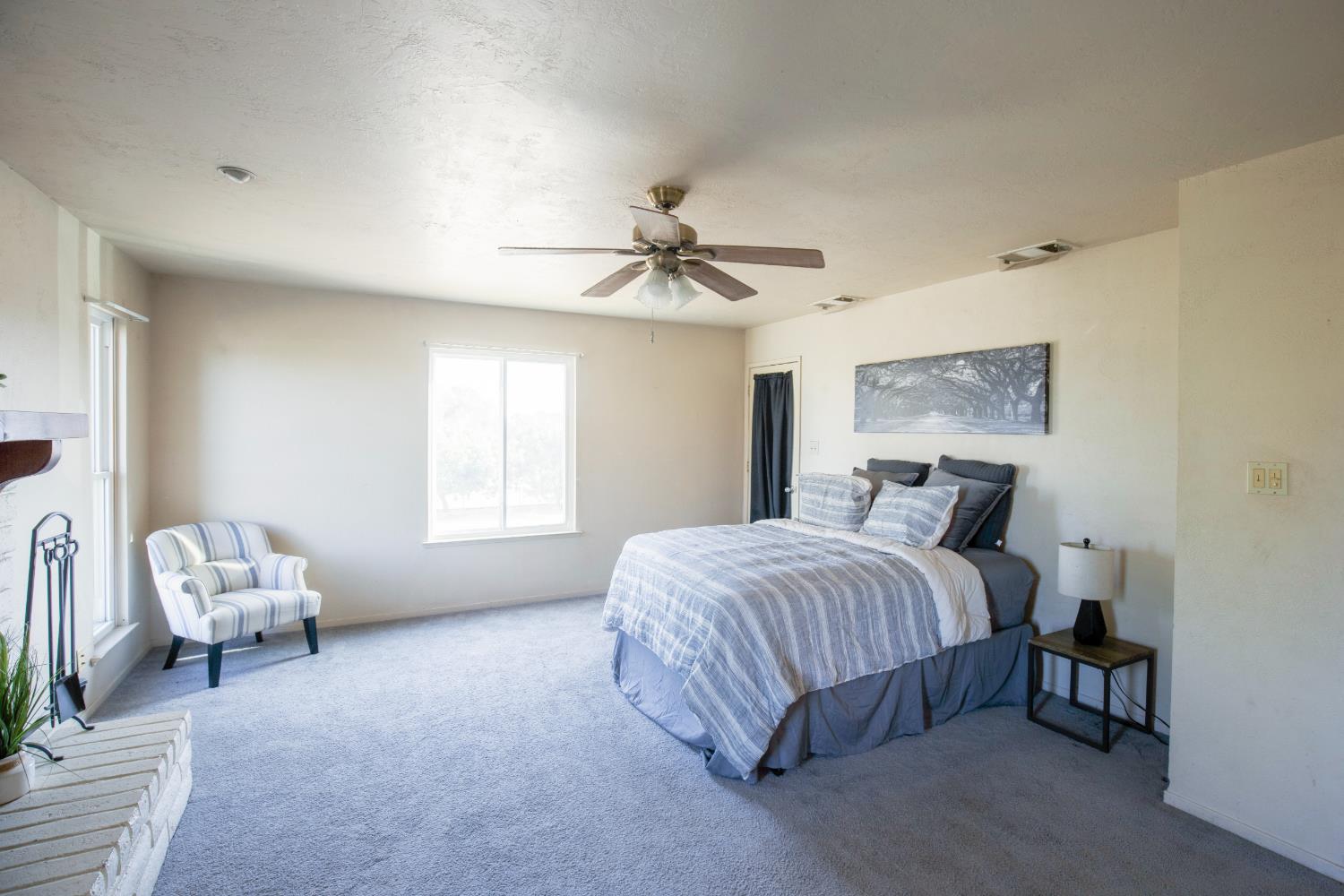 9569 E Olive Ave, Sanger, CA 93657