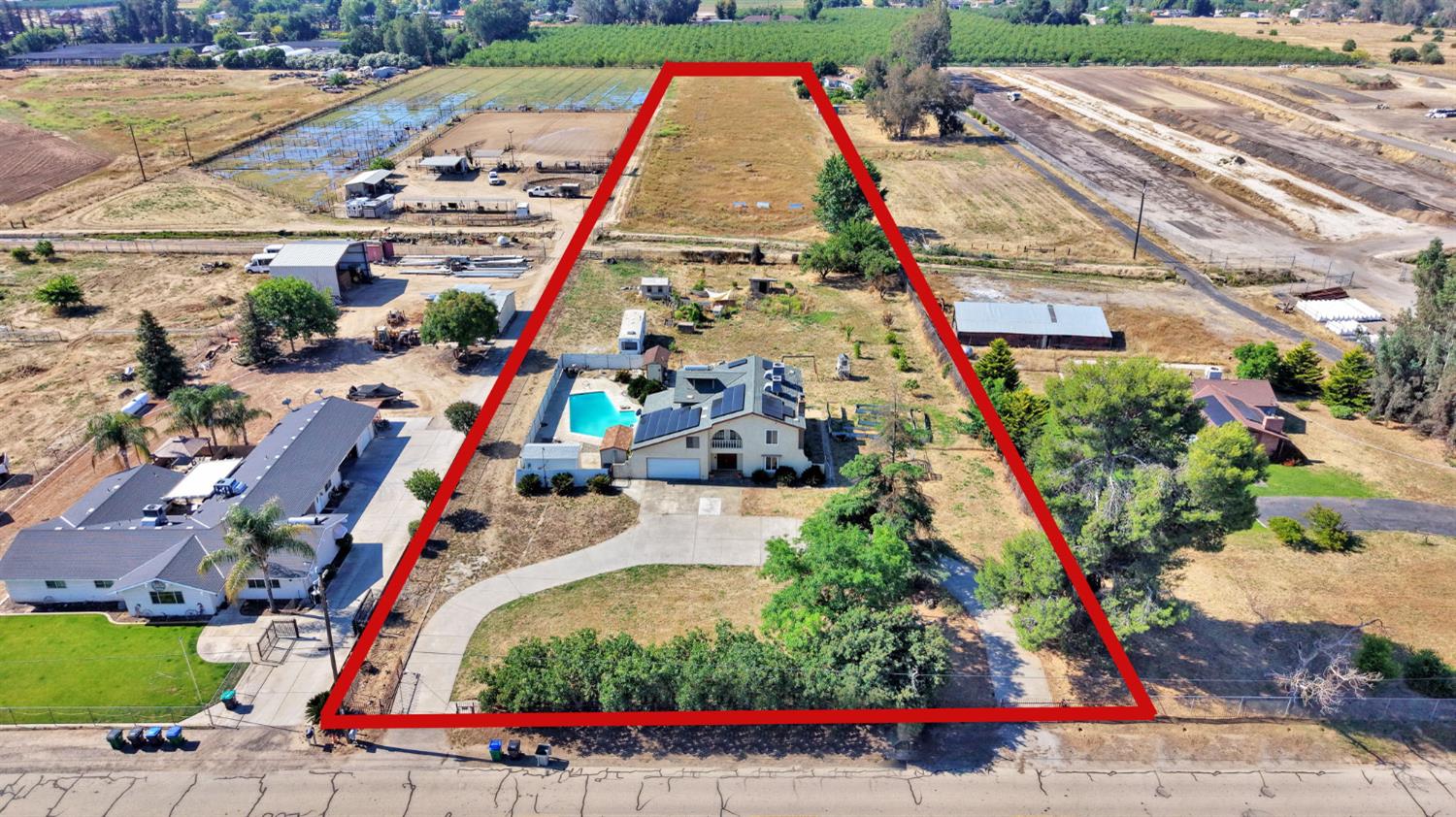 9569 E Olive Ave, Sanger, CA 93657