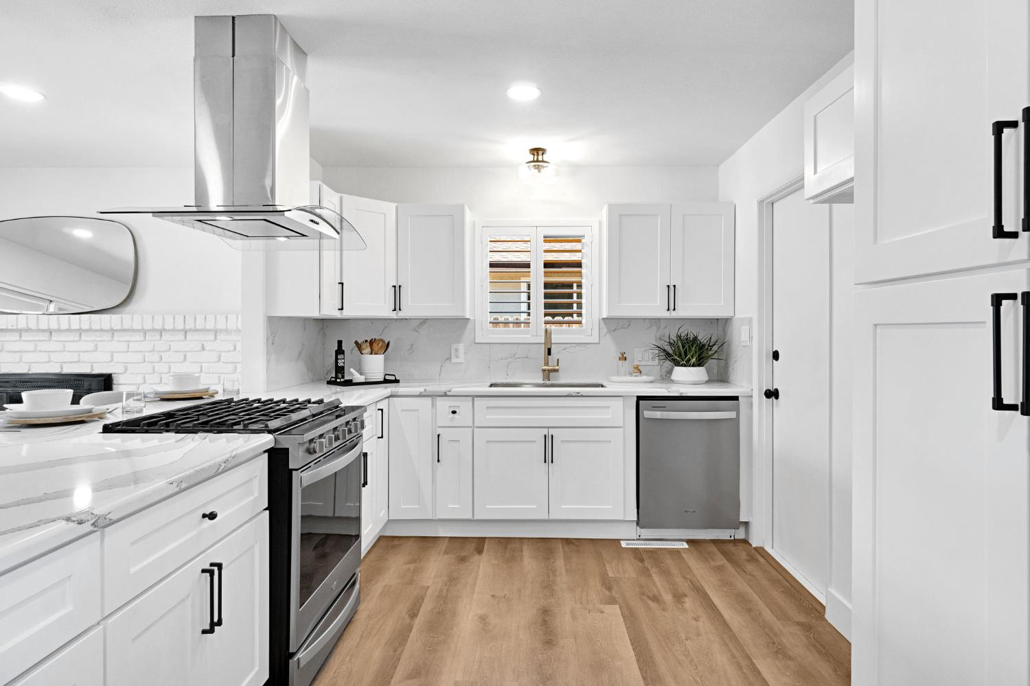 474 E Escalon Ave, Fresno, CA 93710