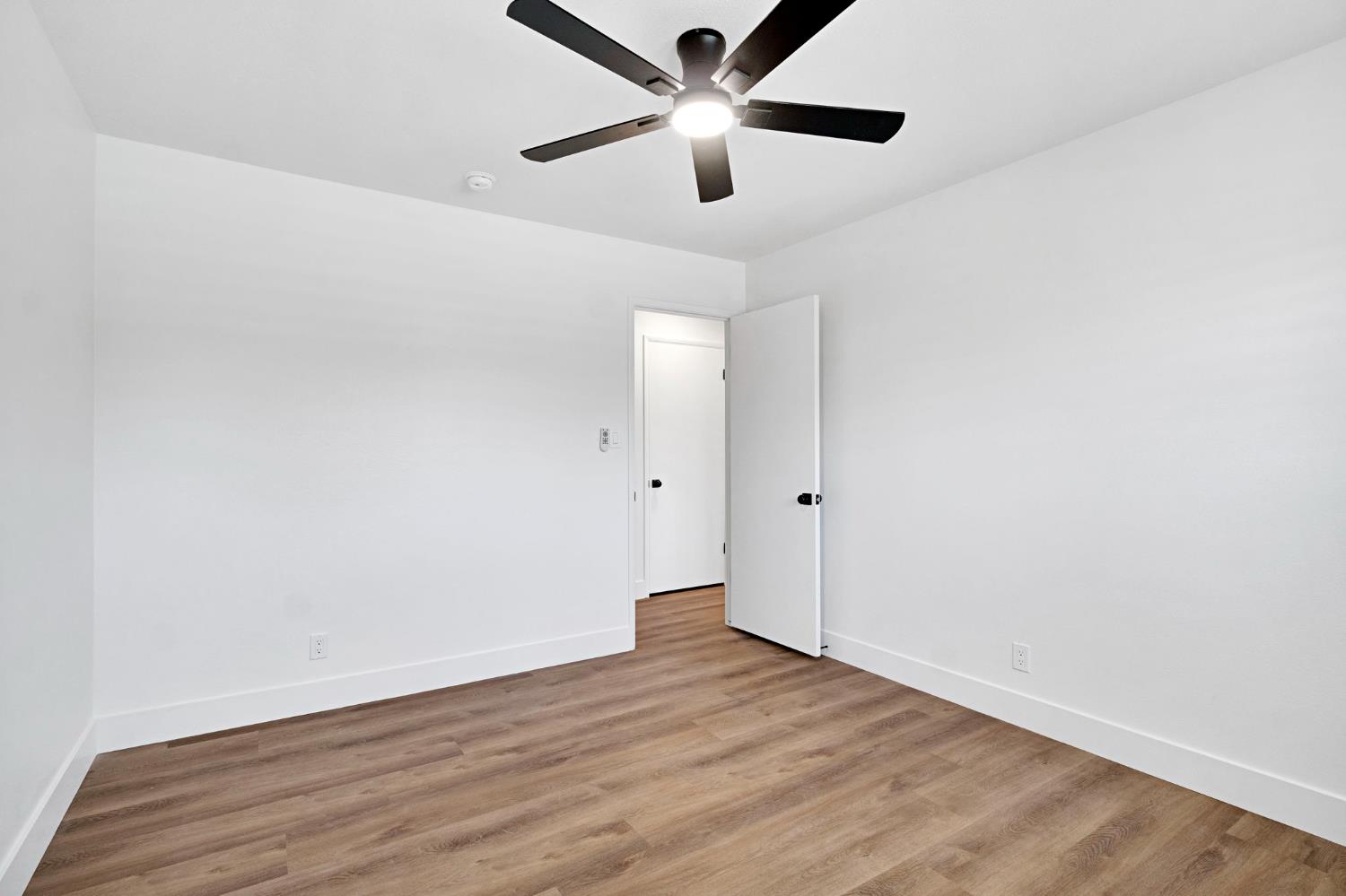 474 E Escalon Ave, Fresno, CA 93710