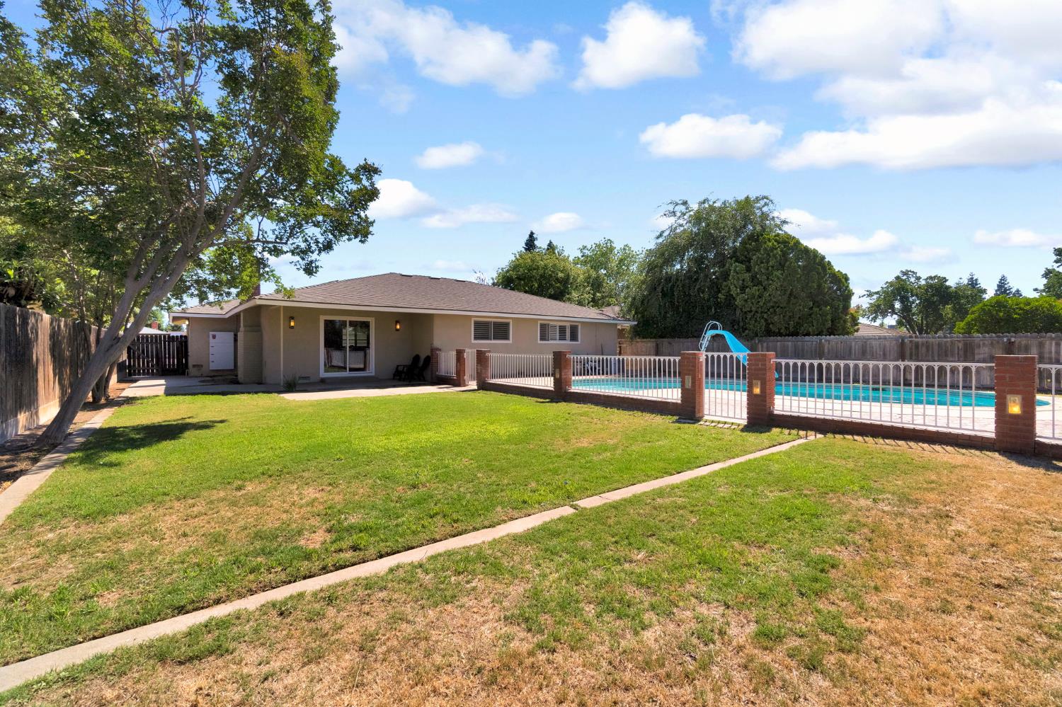 474 E Escalon Ave, Fresno, CA 93710