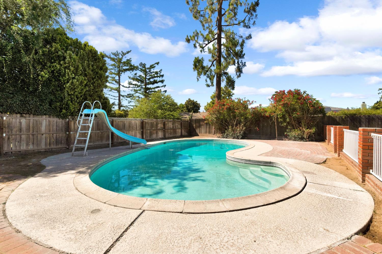 474 E Escalon Ave, Fresno, CA 93710