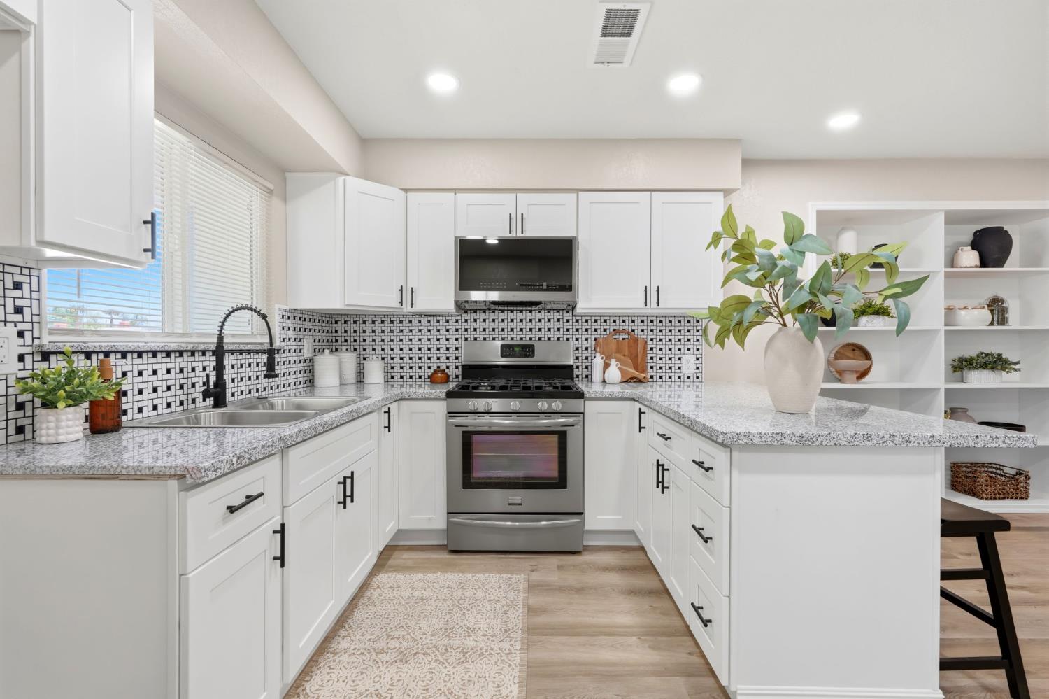 2245 E Lemmon Way, Hanford, CA 93230