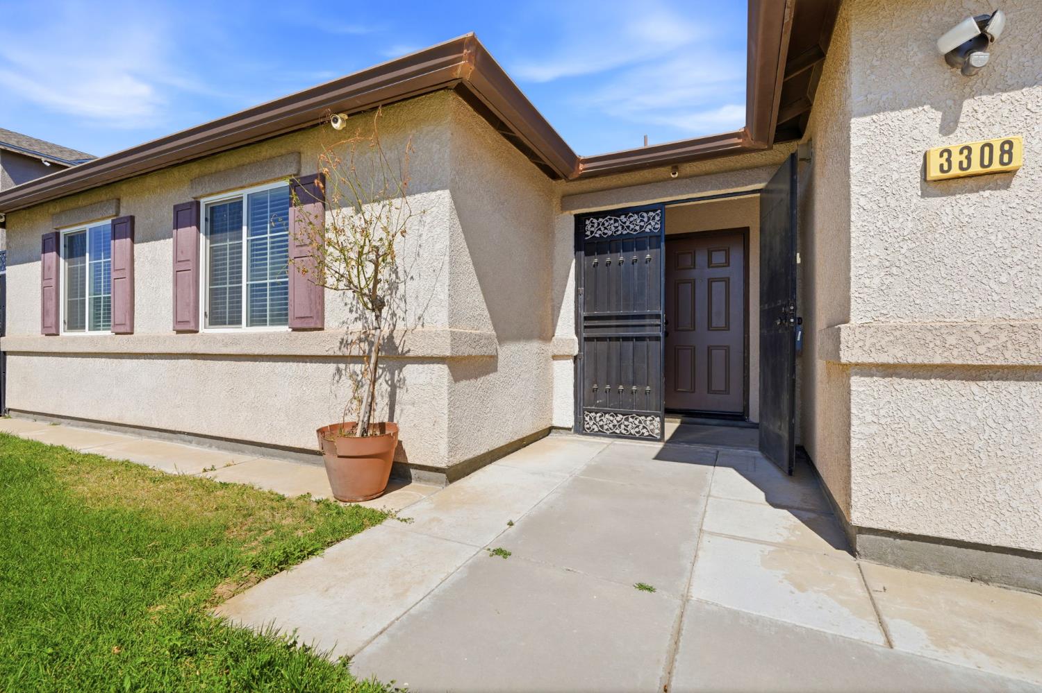 3308 Gregory Ave, Fresno, CA 93722