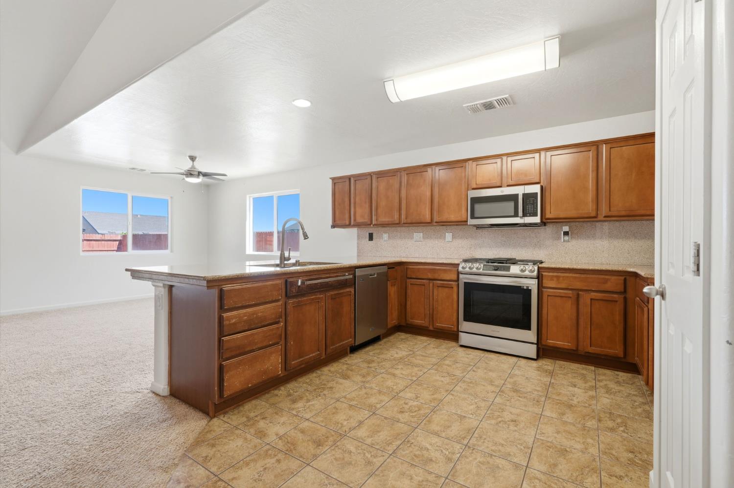 3308 Gregory Ave, Fresno, CA 93722