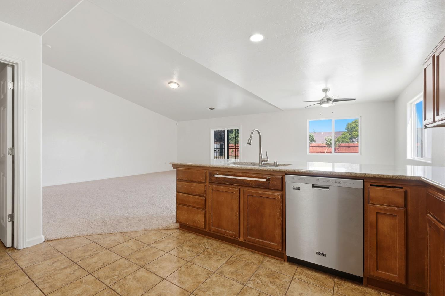 3308 Gregory Ave, Fresno, CA 93722