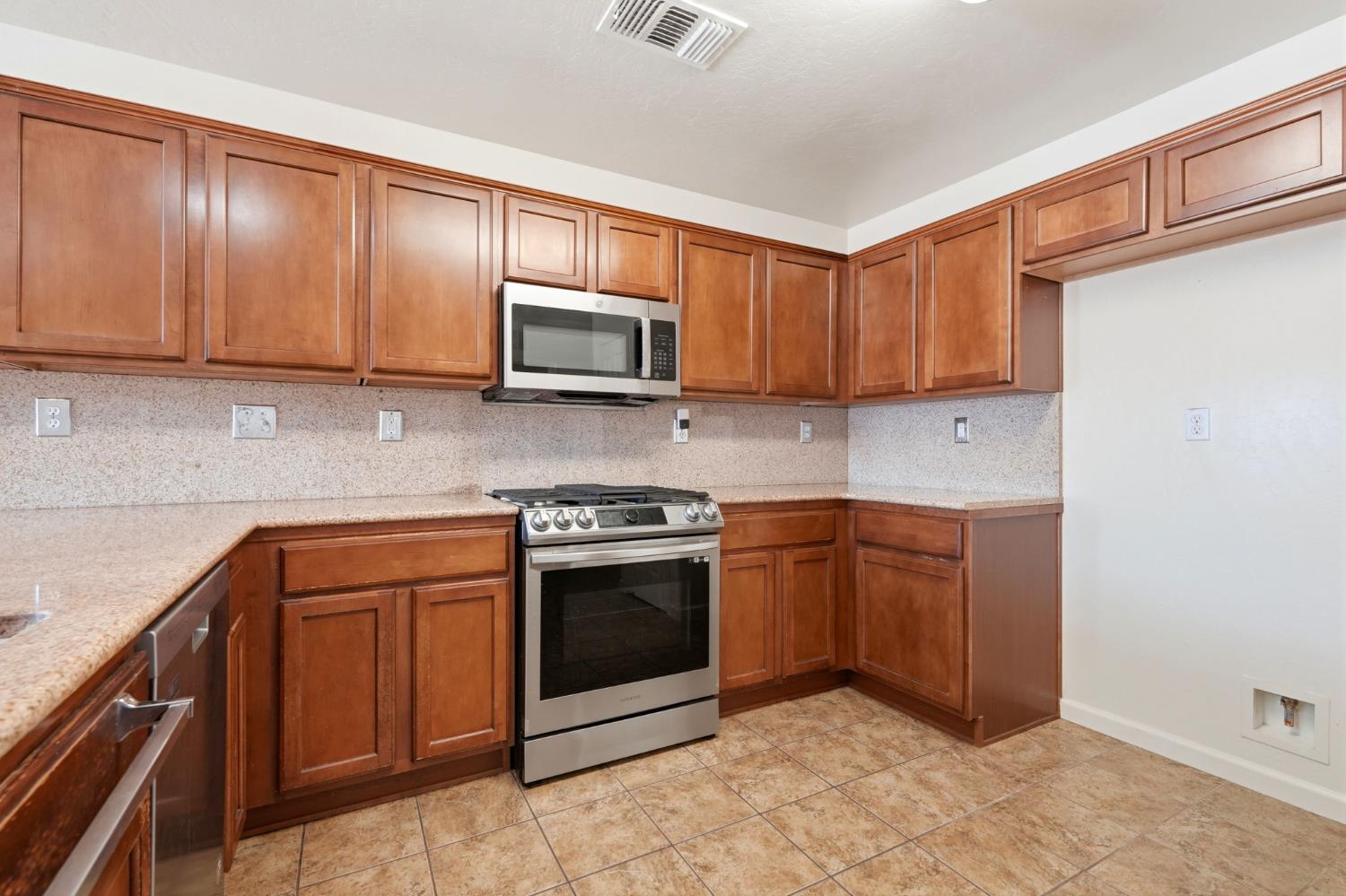 3308 Gregory Ave, Fresno, CA 93722