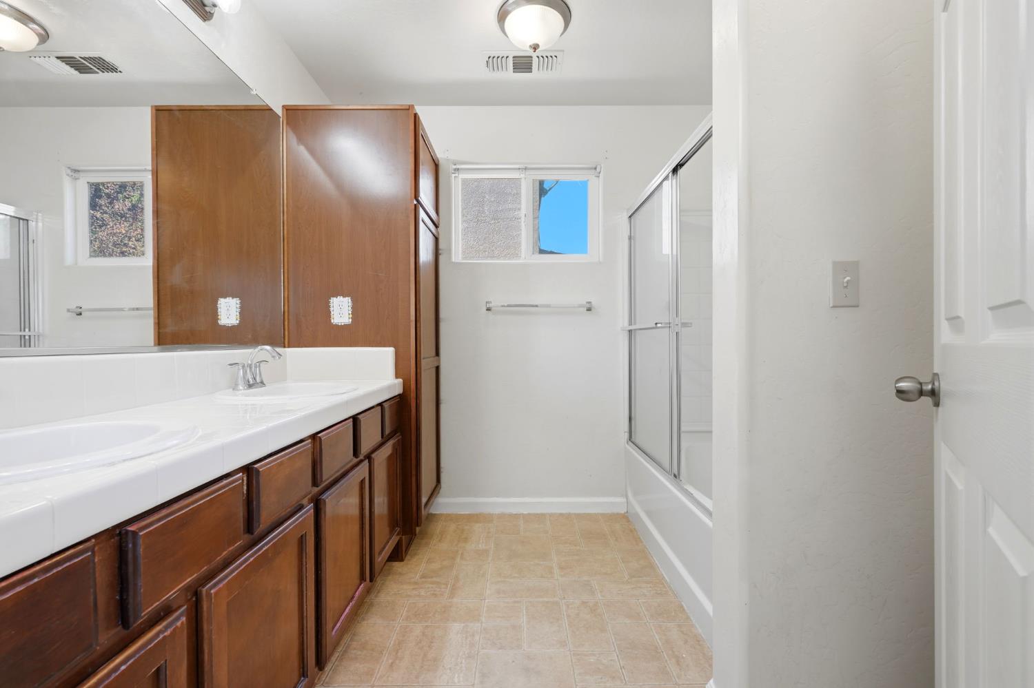 3308 Gregory Ave, Fresno, CA 93722