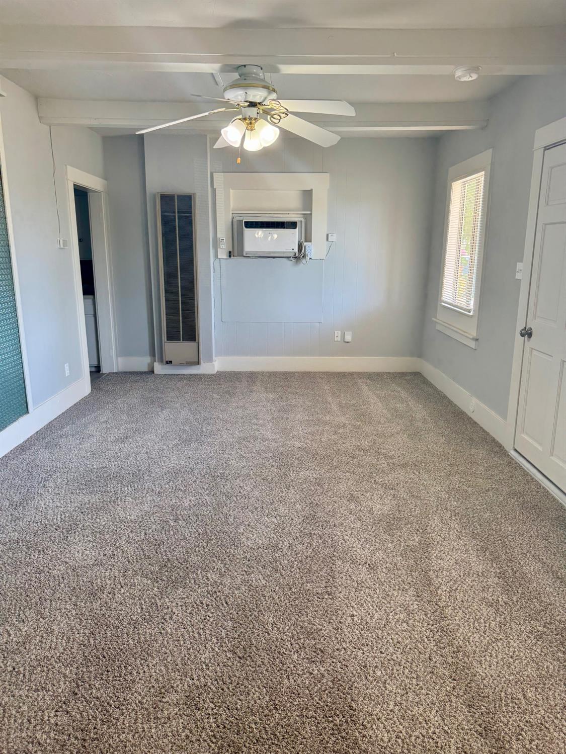 909 E Lincoln Ave, Madera, CA 93638