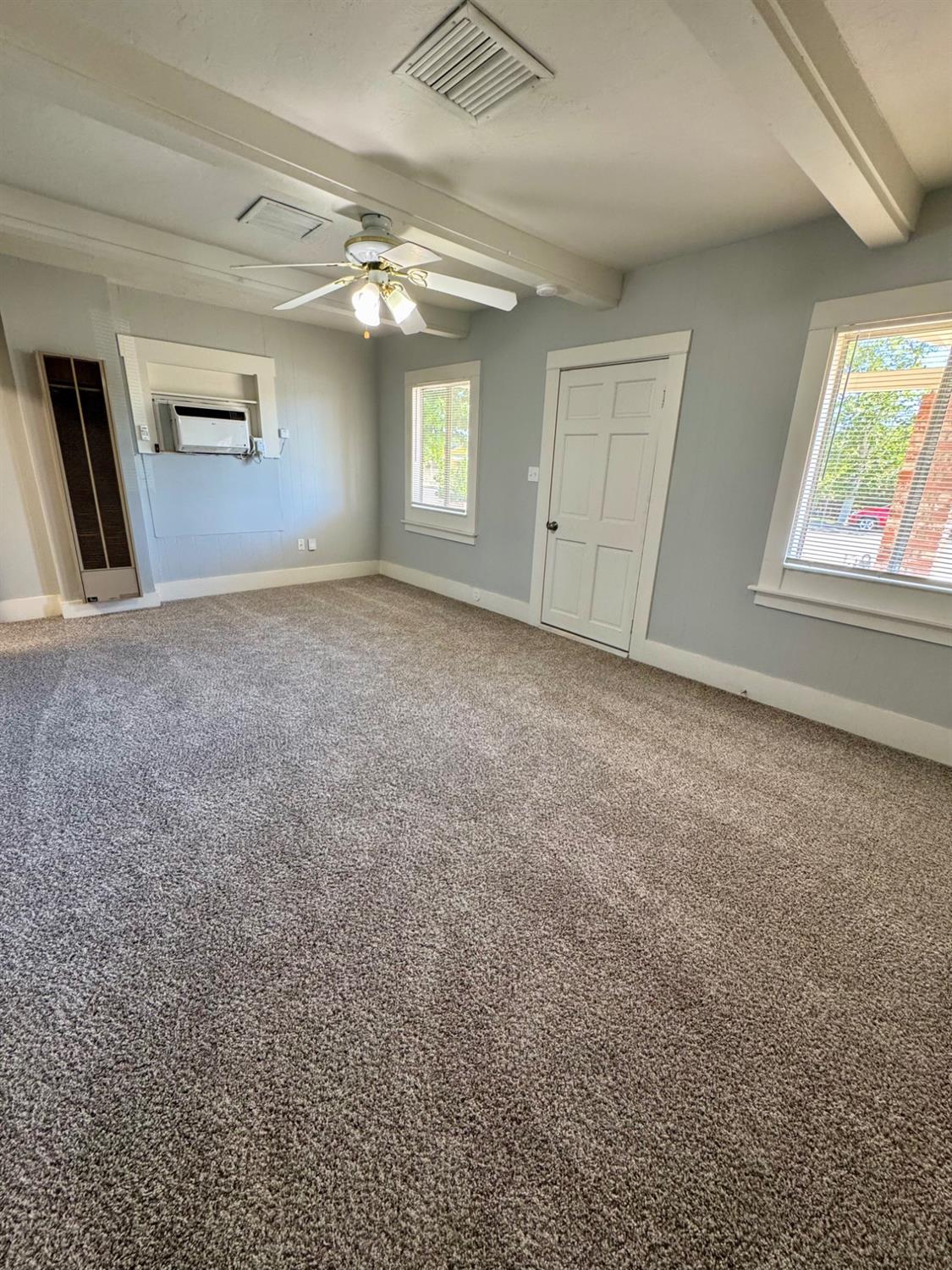 909 E Lincoln Ave, Madera, CA 93638