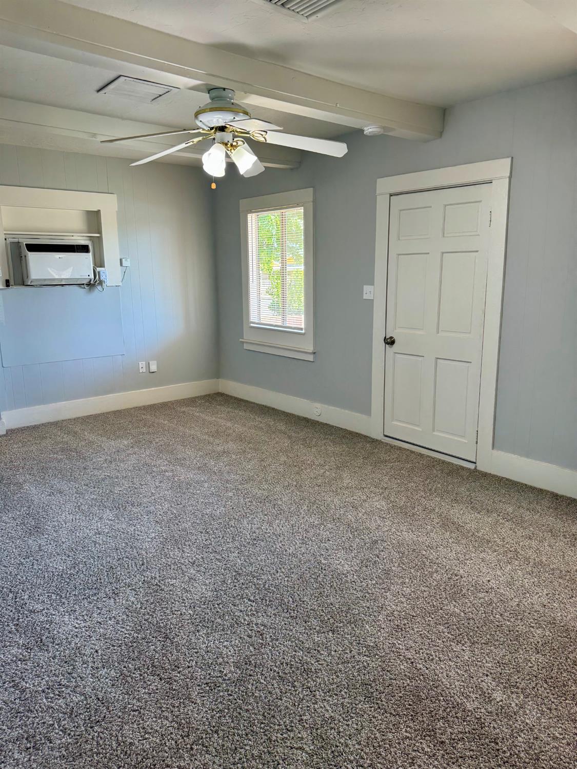 909 E Lincoln Ave, Madera, CA 93638