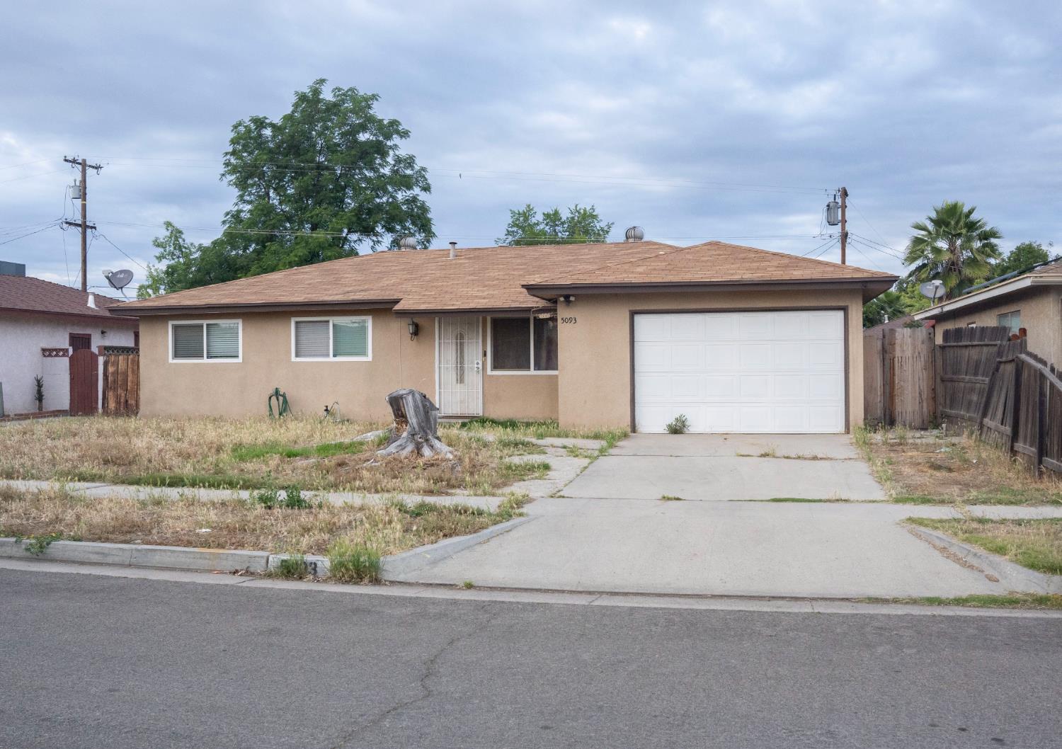5093 E Oslin Ave, Fresno, CA 93727