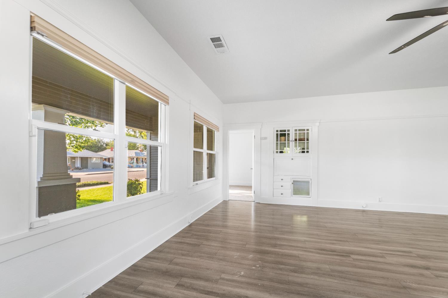 1302 N Safford, Fresno, CA 93728