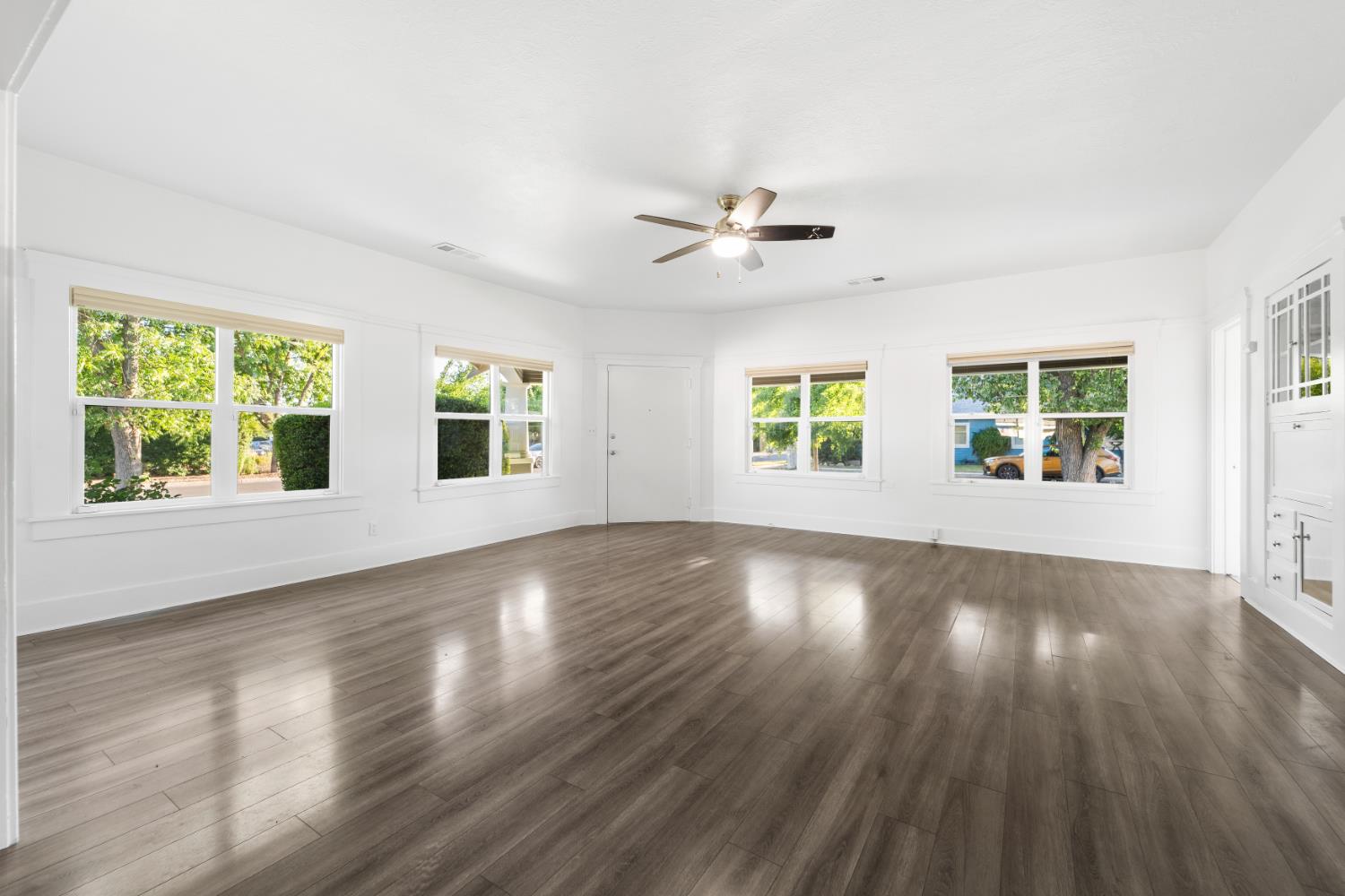 1302 N Safford, Fresno, CA 93728