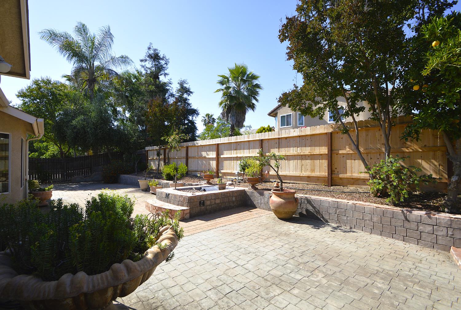 2976 E Christopher Dr, Fresno, CA 93720