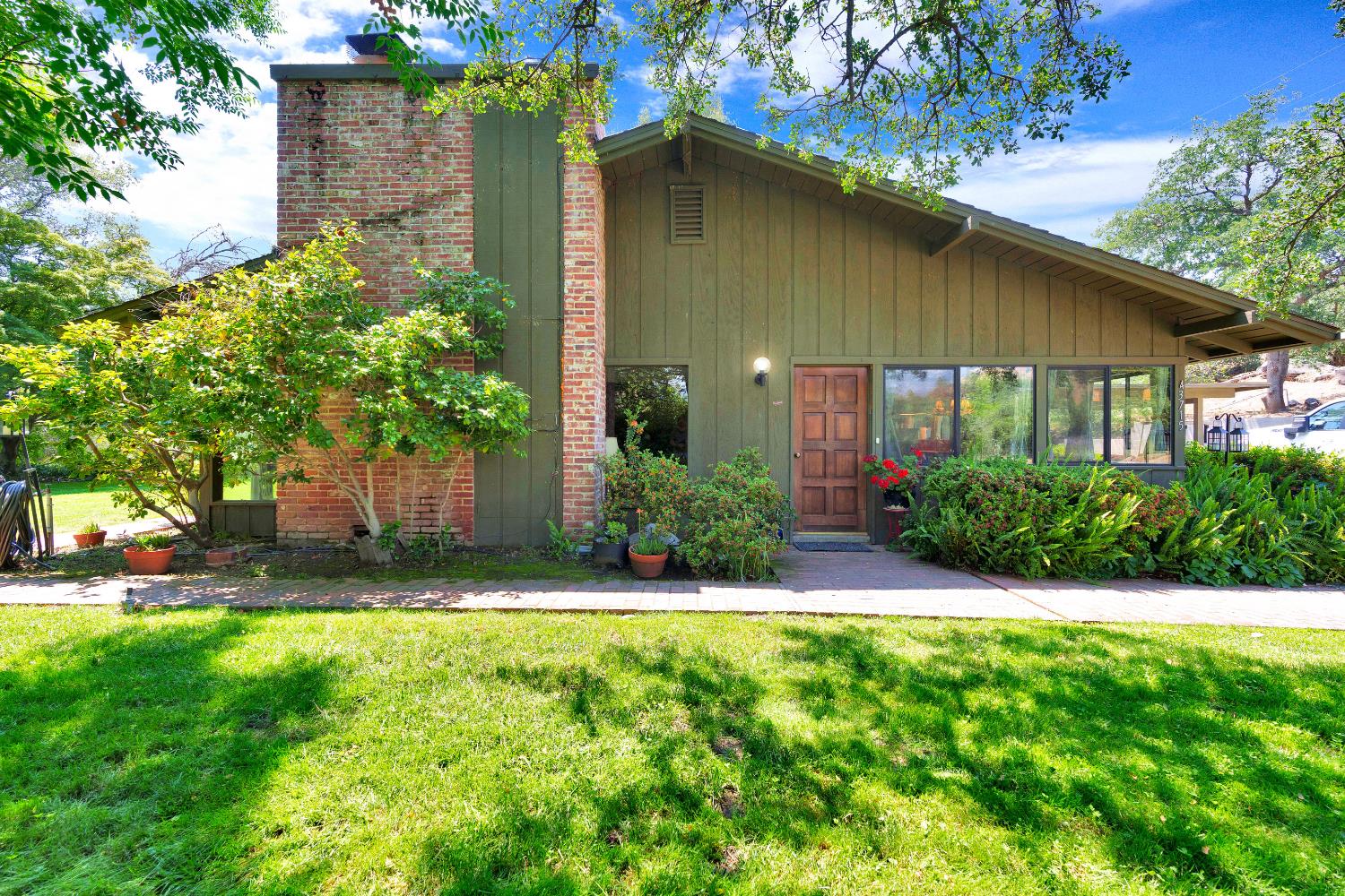 43715 Dinely Dr, Three Rivers, CA 93271