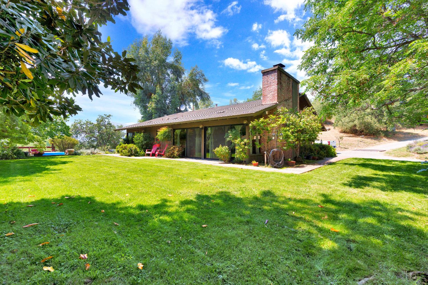 43715 Dinely Dr, Three Rivers, CA 93271