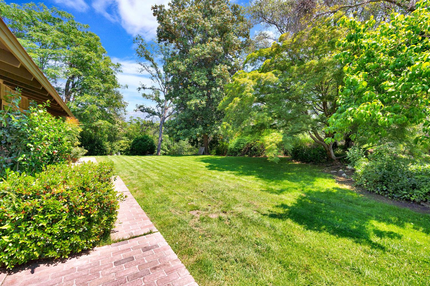 43715 Dinely Dr, Three Rivers, CA 93271