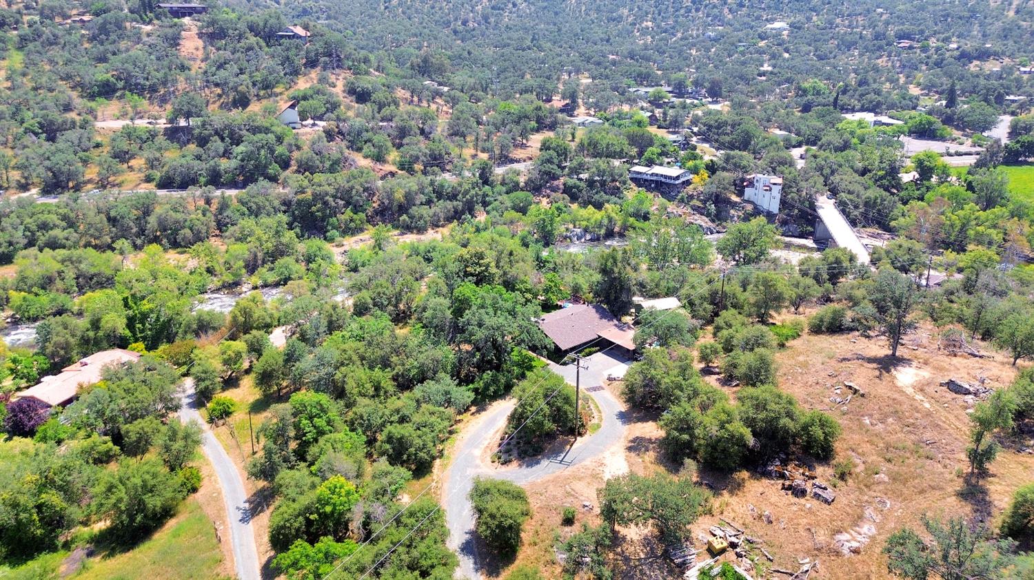 43715 Dinely Dr, Three Rivers, CA 93271