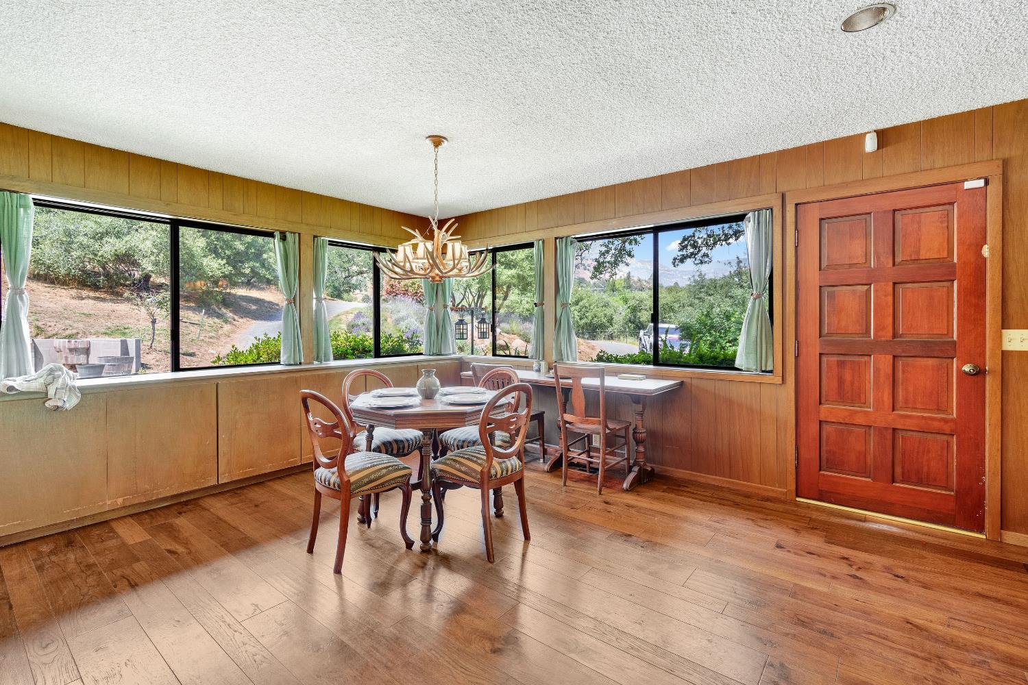 43715 Dinely Dr, Three Rivers, CA 93271