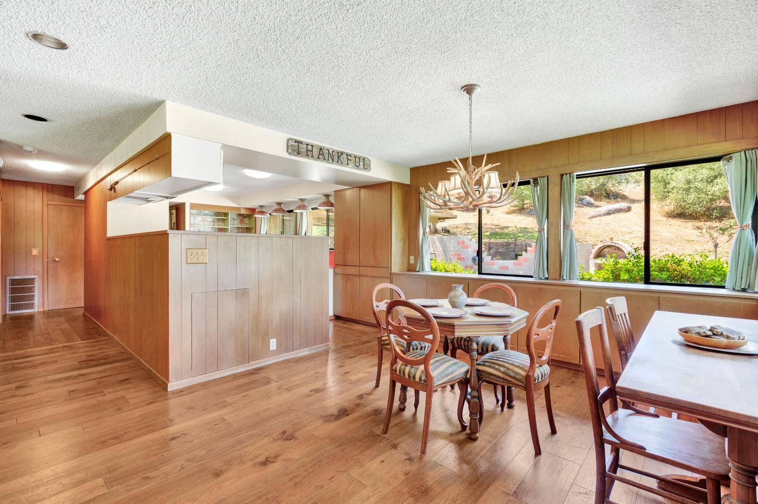 43715 Dinely Dr, Three Rivers, CA 93271
