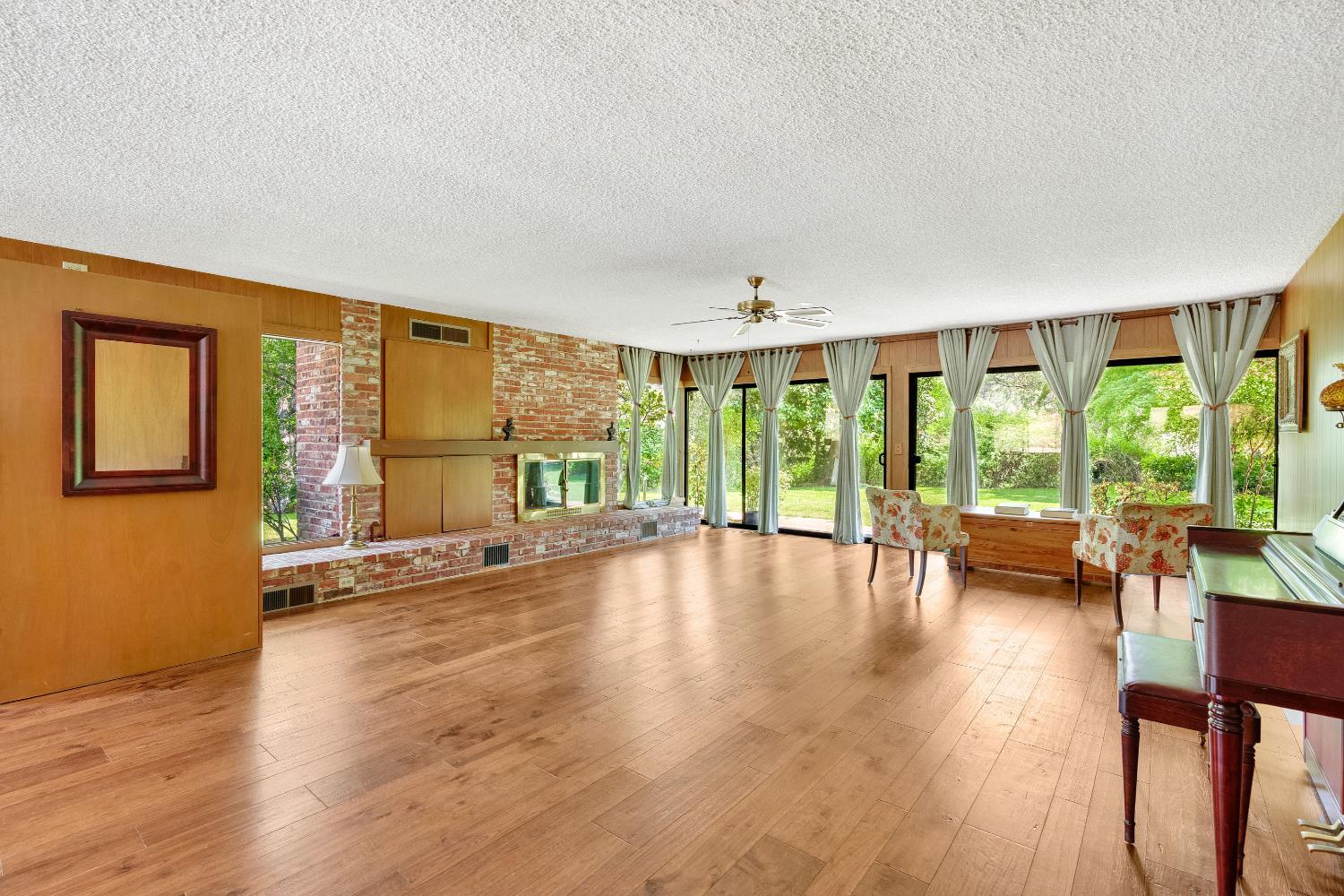 43715 Dinely Dr, Three Rivers, CA 93271
