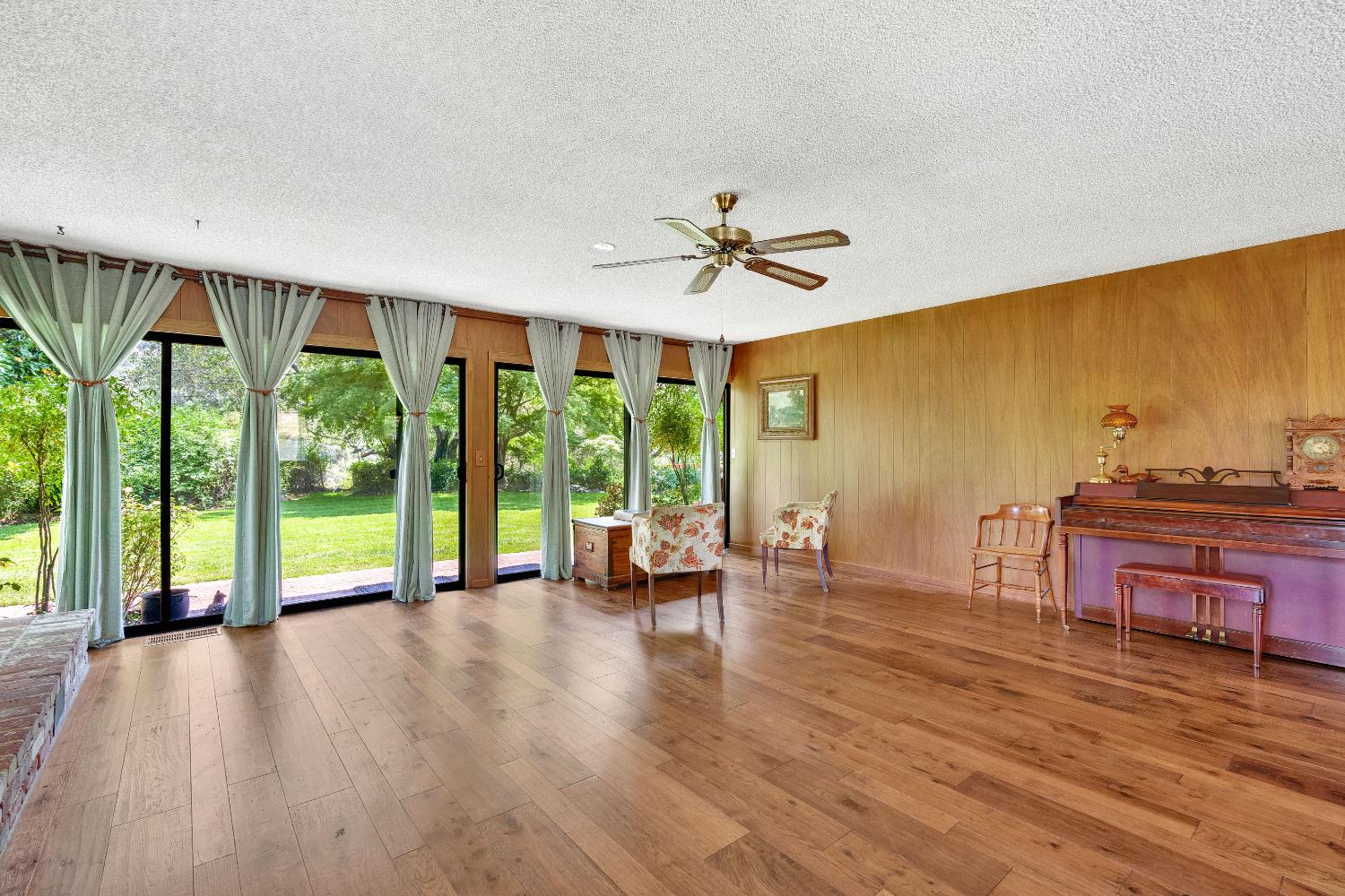 43715 Dinely Dr, Three Rivers, CA 93271
