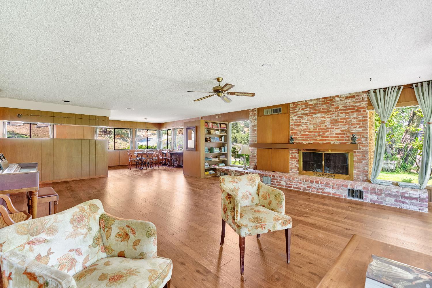 43715 Dinely Dr, Three Rivers, CA 93271