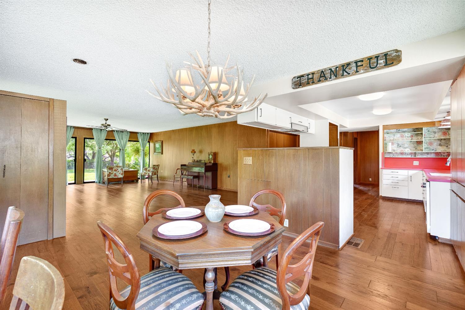 43715 Dinely Dr, Three Rivers, CA 93271
