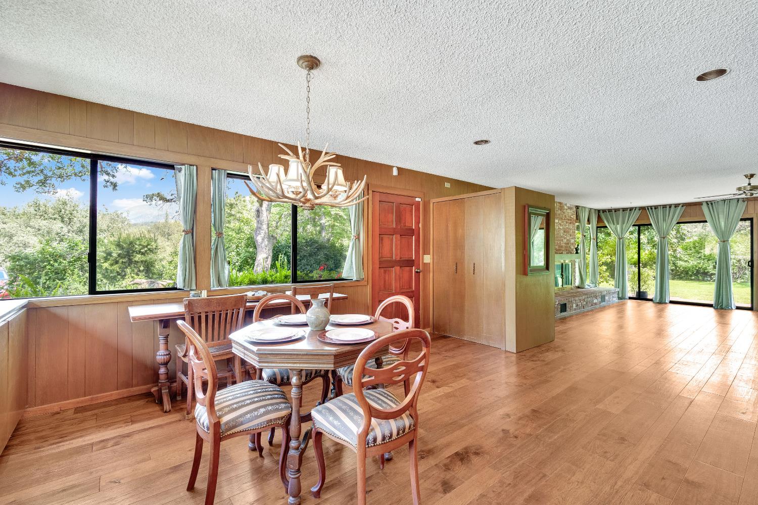 43715 Dinely Dr, Three Rivers, CA 93271