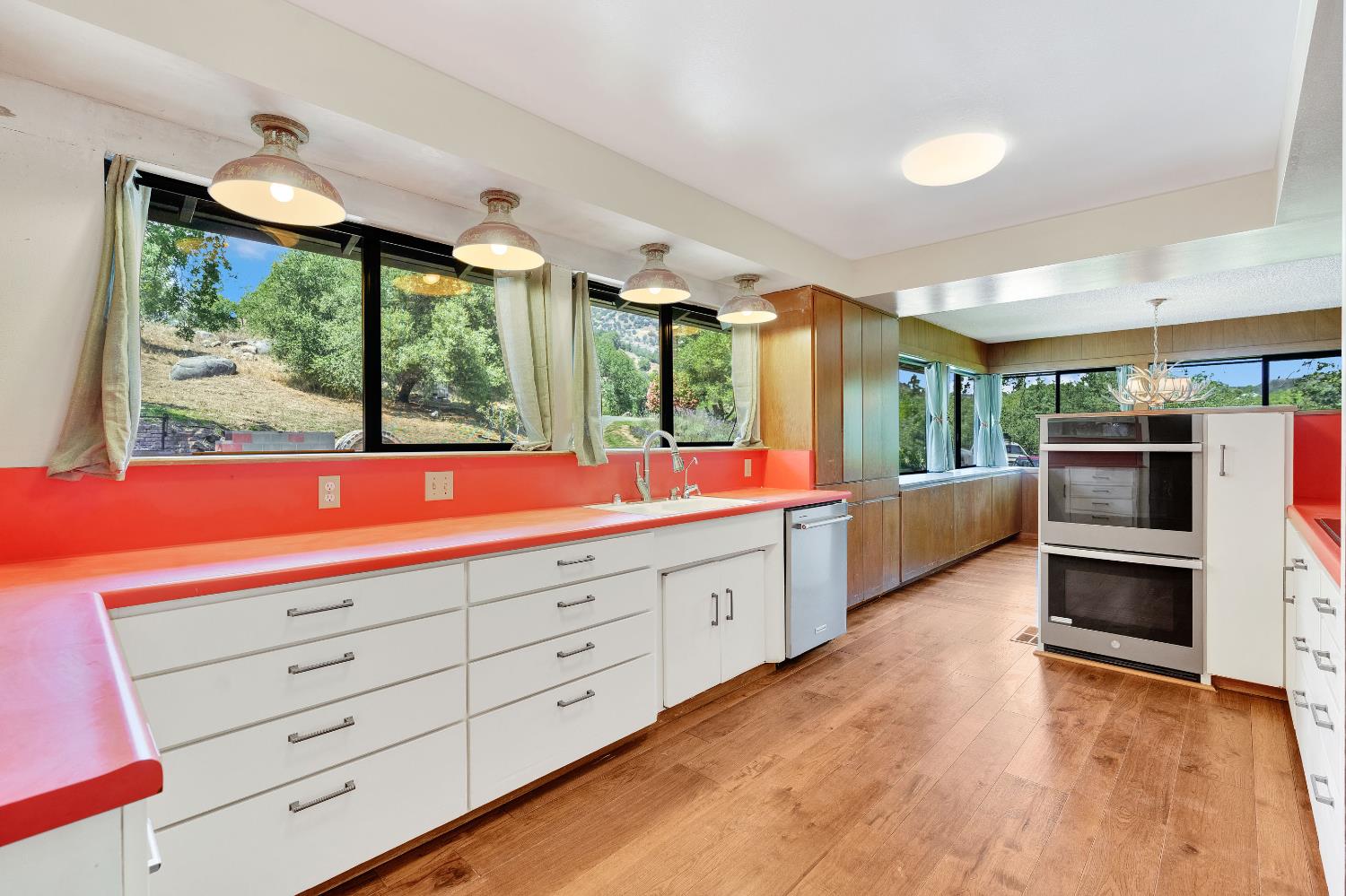 43715 Dinely Dr, Three Rivers, CA 93271