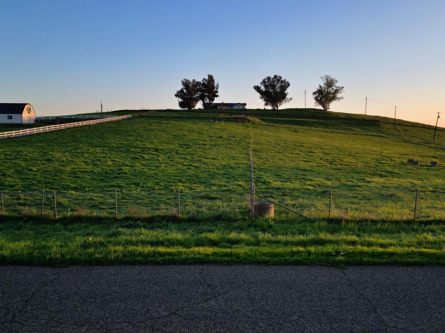 6323 E Appaloosa, Clovis, CA 93619
