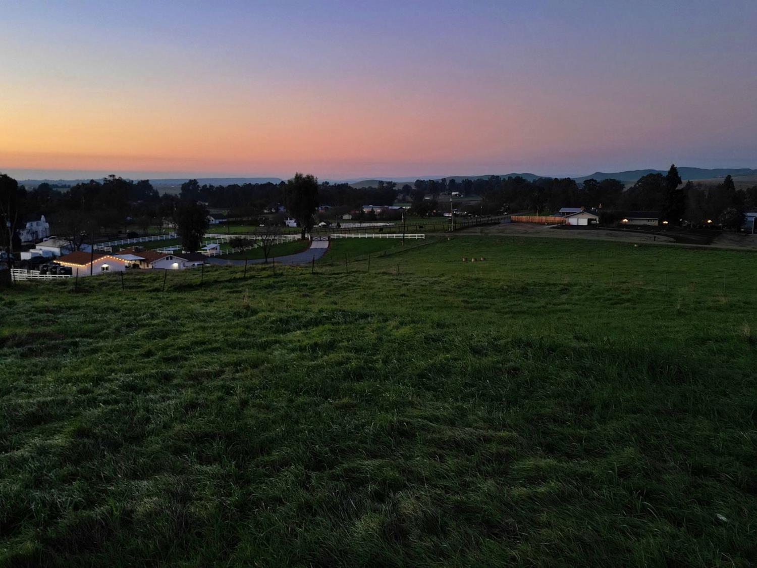 6323 E Appaloosa, Clovis, CA 93619