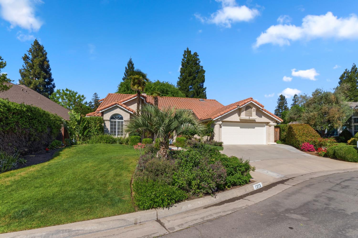 7273 N Durant Ave, Fresno, CA 93711