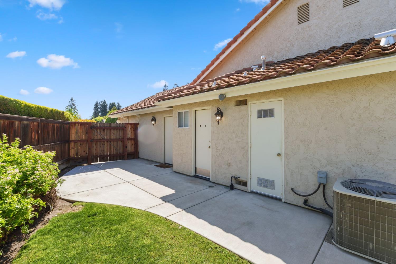 7273 N Durant Ave, Fresno, CA 93711