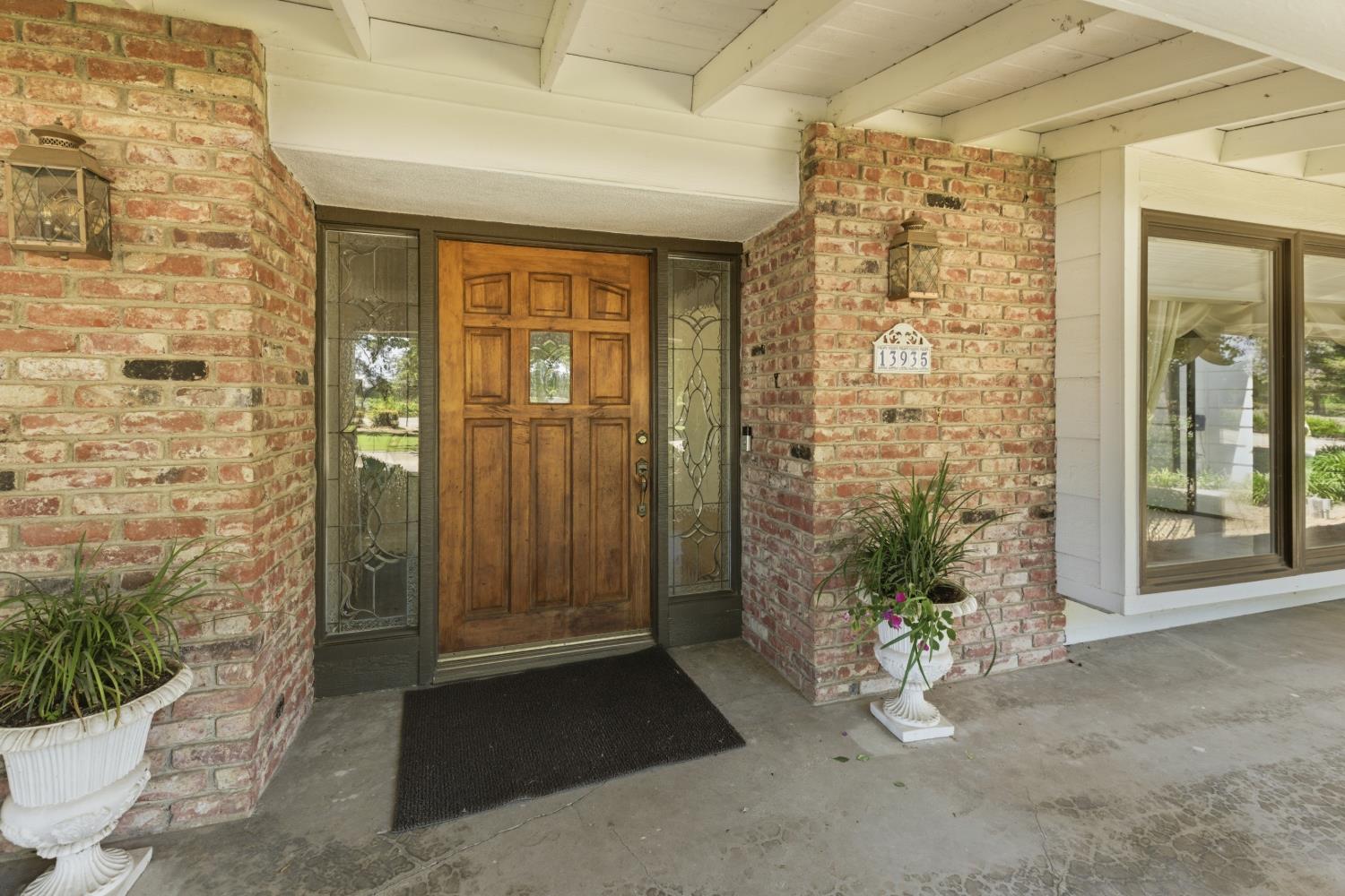 13935 S Madsen Ave, Kingsburg, CA 93631