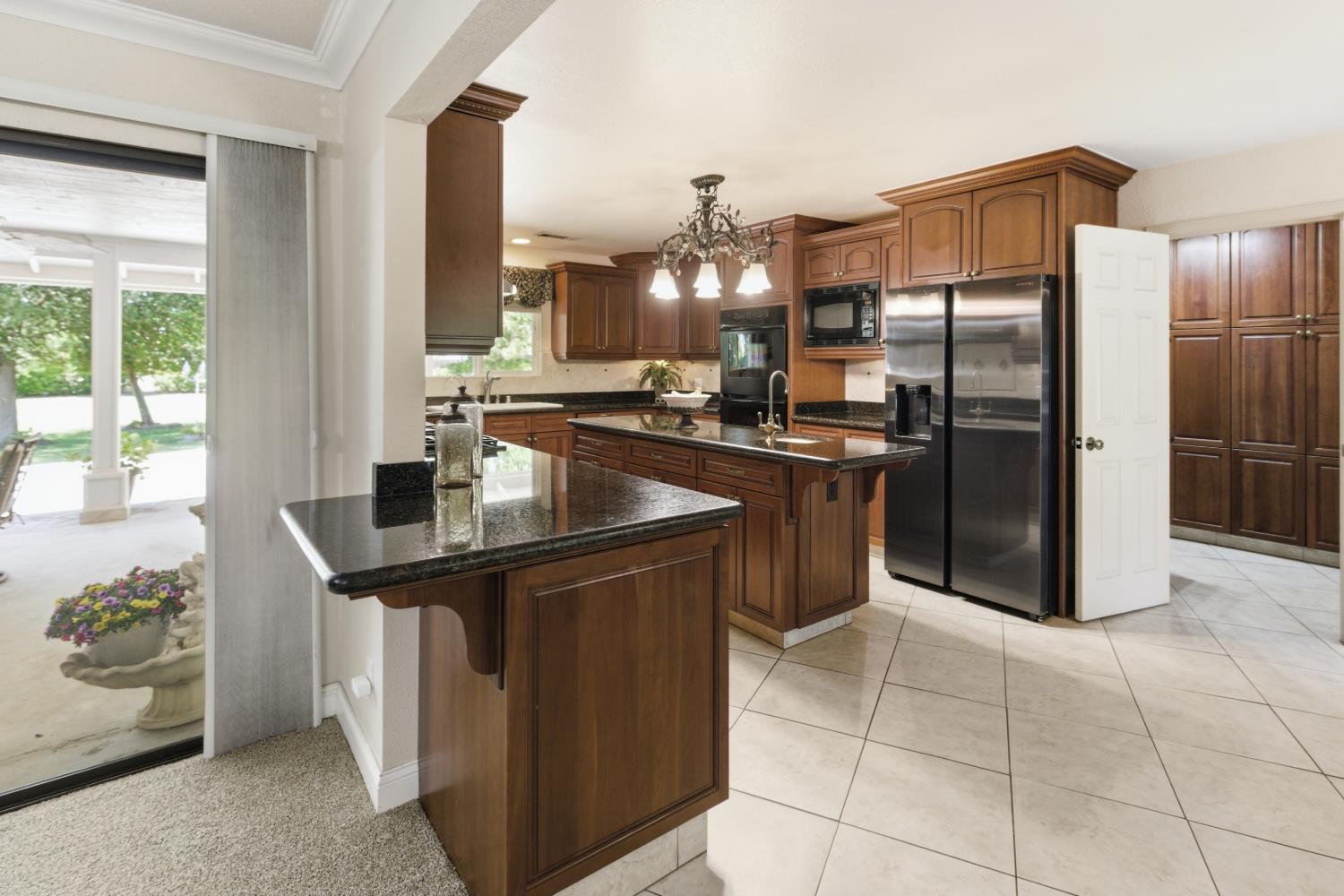13935 S Madsen Ave, Kingsburg, CA 93631