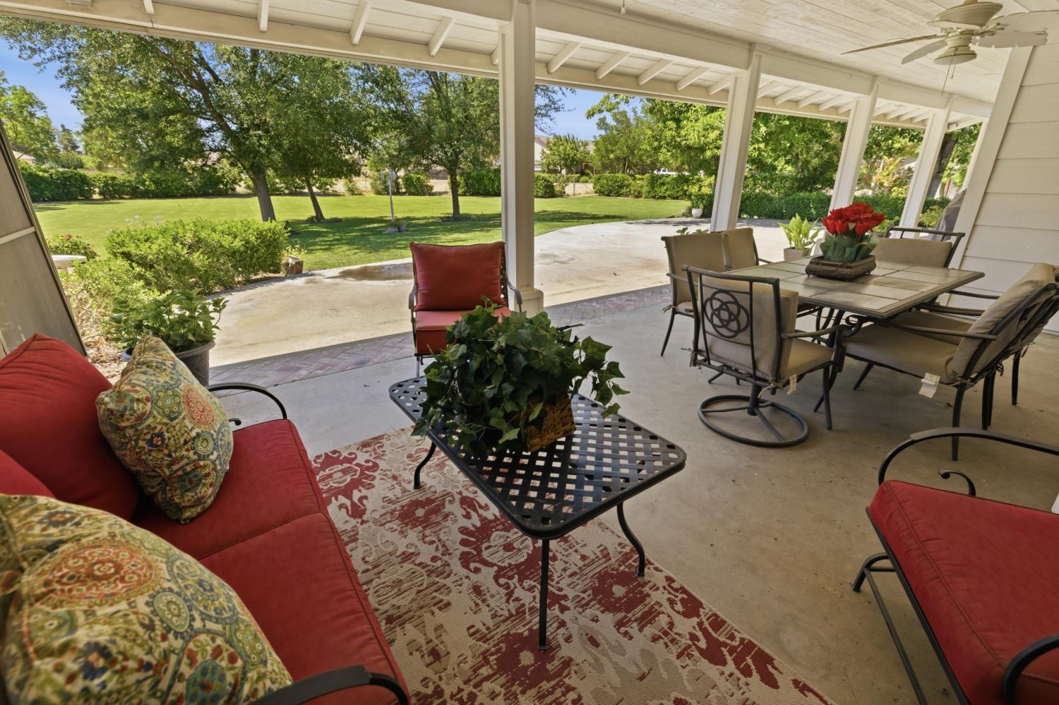 13935 S Madsen Ave, Kingsburg, CA 93631