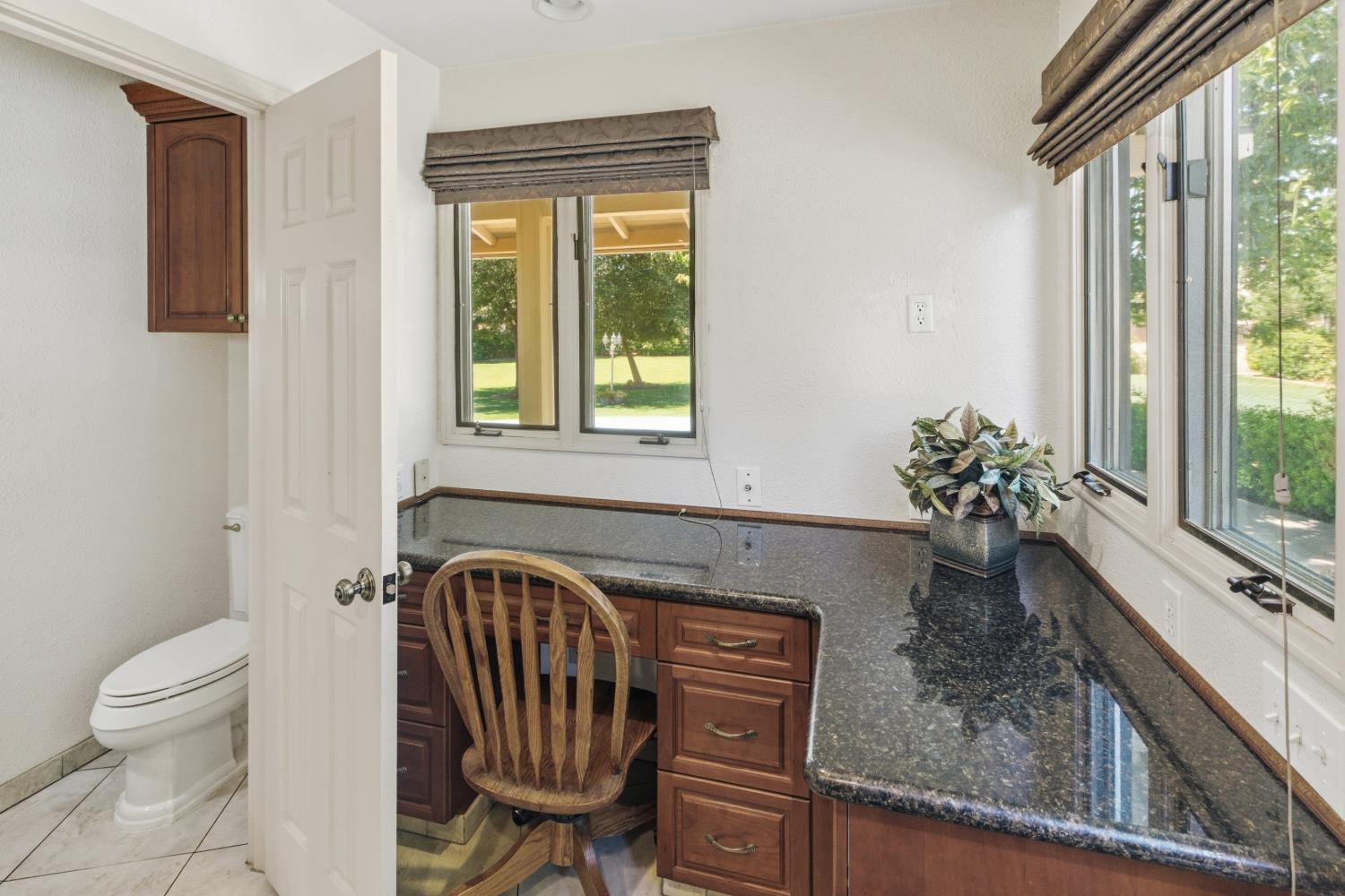 13935 S Madsen Ave, Kingsburg, CA 93631