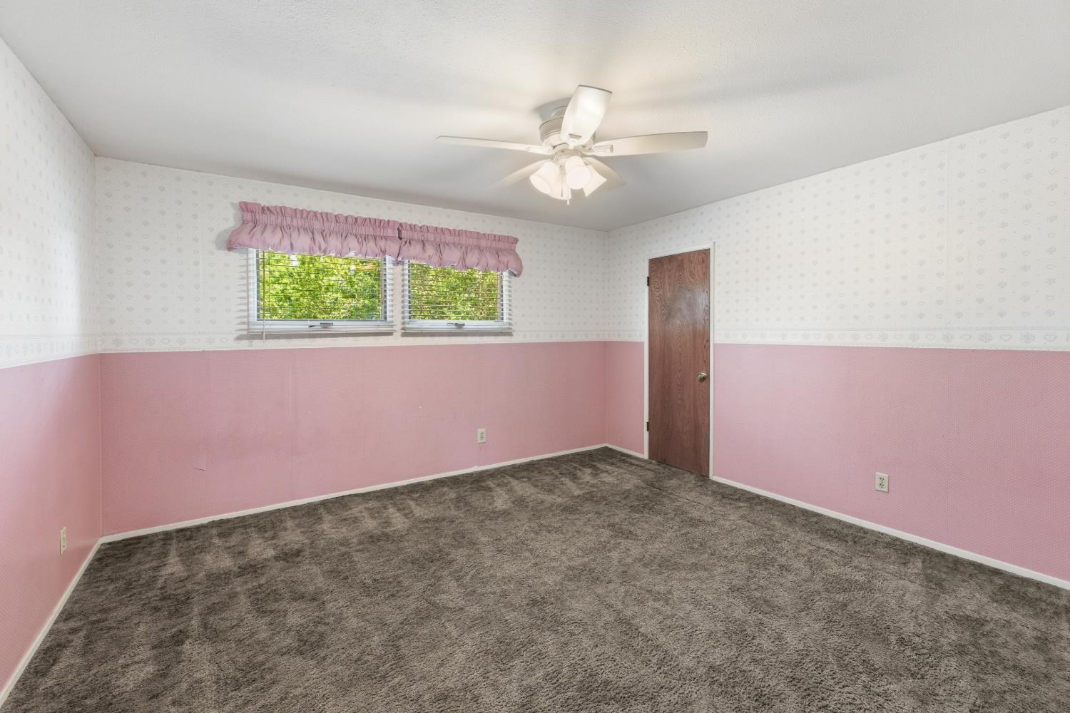 13935 S Madsen Ave, Kingsburg, CA 93631